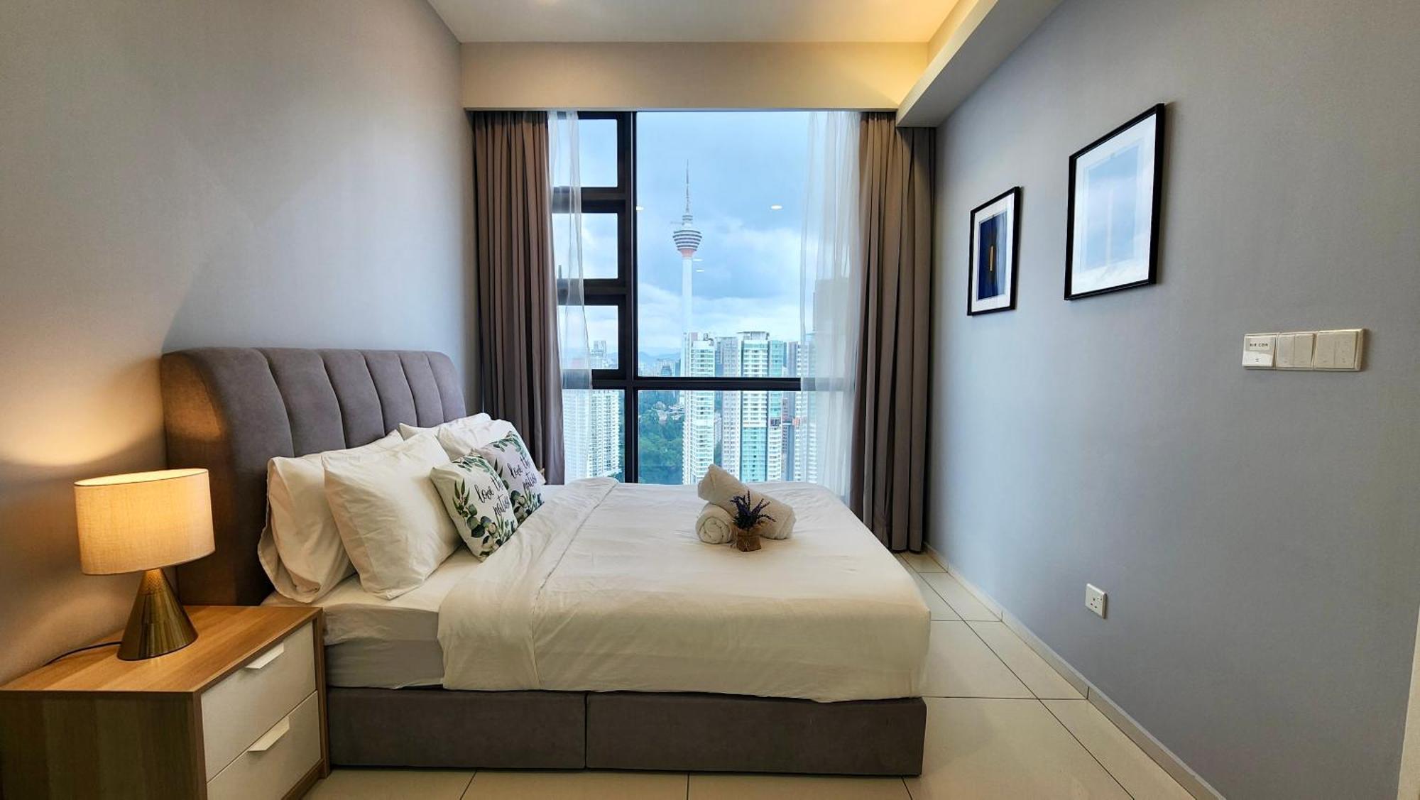Skyline View In Bukit Bintang The Robertson 42f Apartment *